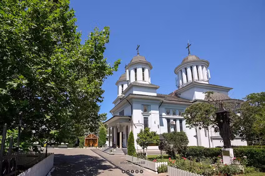 Biserica &bdquo;Răzoare&rdquo;