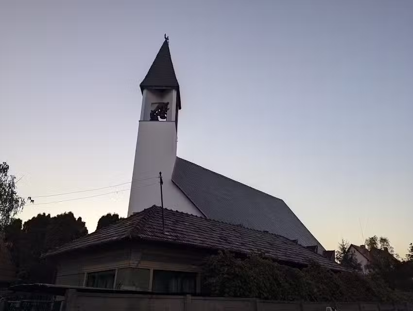 Biserica Reformată &Icirc;ntre Lacuri