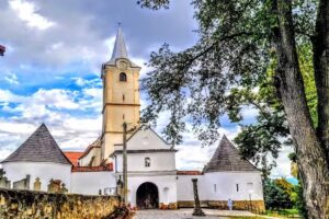 Biserica romano-catolică din S&acirc;nzieni