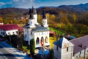 Biserica Sălătrucel