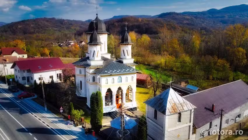 Biserica Sălătrucel