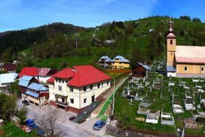 Biserica Scărișoara cu hramul „Sfinții Arhangheli Mihail și Gavriil”