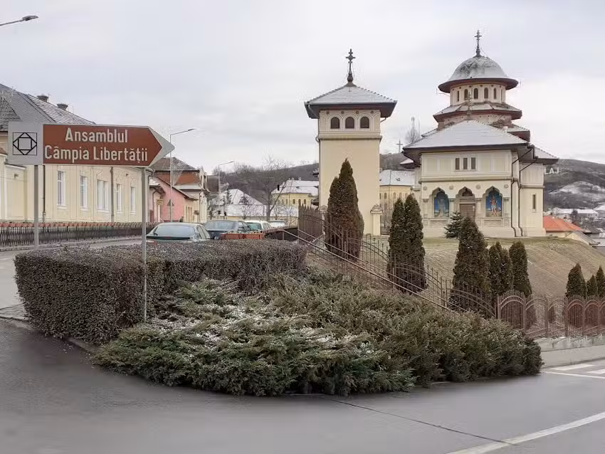 Biserica Sf. Apostol Andrei și Sf. Mare Mucenic Gheorghe