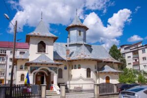 Biserica Sf Apostoli petru Și Pavel