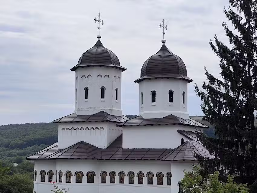 Biserica Sf. Arh. Mihail si Gavriil