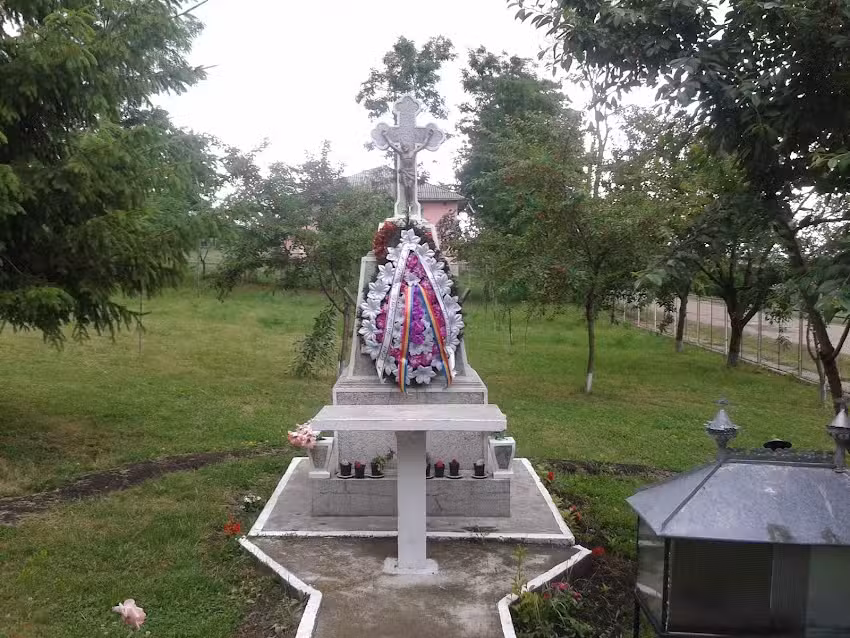 Biserica &bdquo;Sf.Arh.Mihail si Gavril&rdquo;