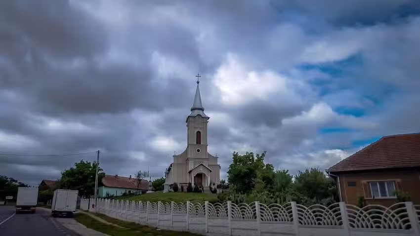 Biserica &rdquo;Sf. Arhangheli&rdquo;