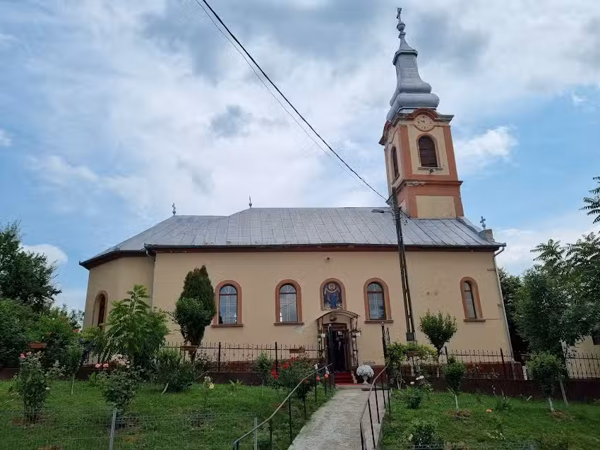 Biserica &bdquo;Sf. Arhangheli Mihail și Gavriil&rdquo;