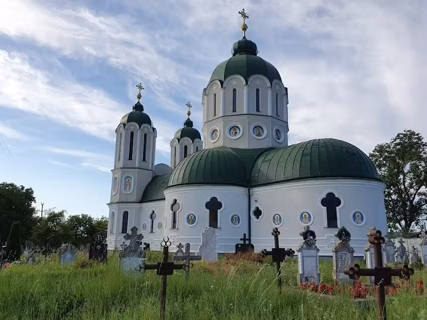 Biserica &bdquo;Sf. Arhangheli Mihail și Gavriil&rdquo;