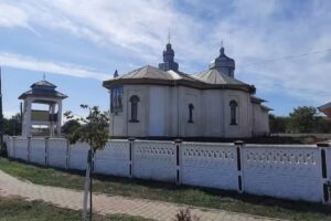 Biserica &ldquo;Sf. Arhangheli Mihail și Gavriil&rdquo;, Berezeni