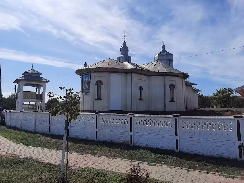 Biserica &ldquo;Sf. Arhangheli Mihail și Gavriil&rdquo;, Berezeni