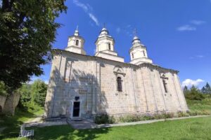 Biserica Sf Arhangheli Mihail si Gavril