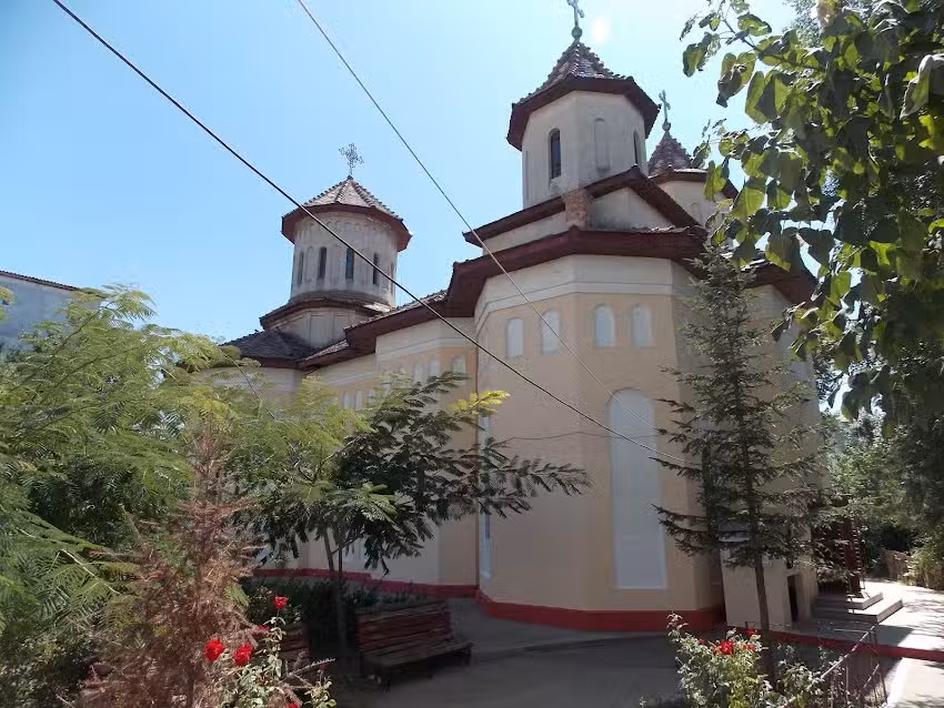 Biserica Sf. Arhangheli Mihail si Gavril