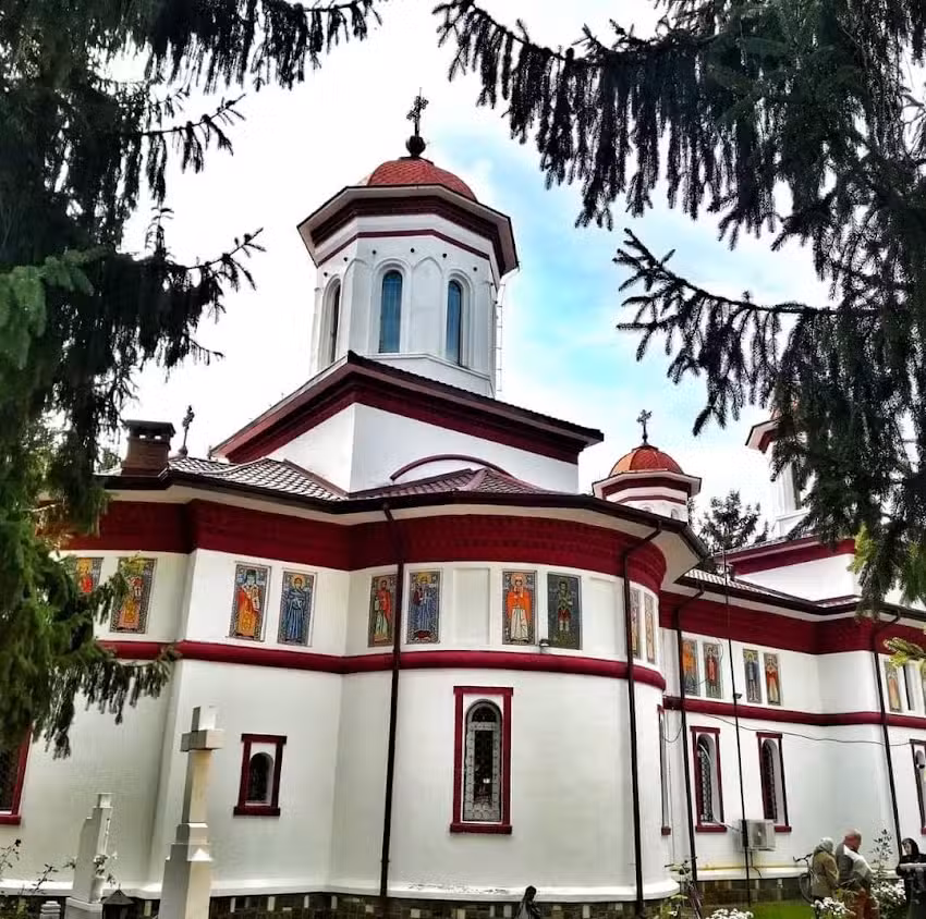 Biserica Sf. Dimitrie Izvoratorul de Mir Lipanesti