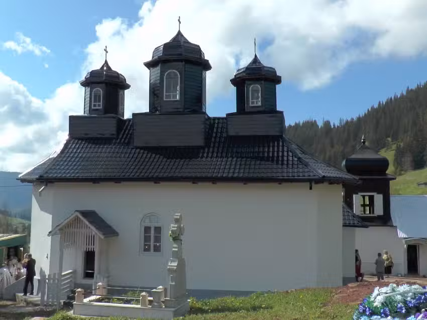 Biserica Sf Ierarh Nicolae &bdquo;Glodu&rdquo;