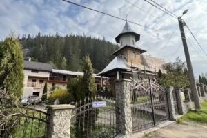 Biserica Sf.Ioan Botezatorul Lacul Rosu