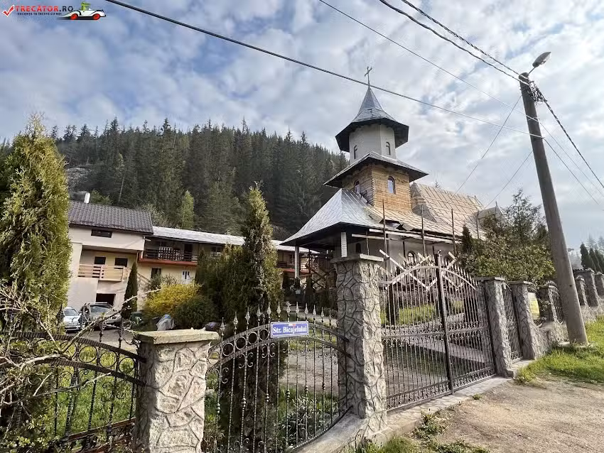 Biserica Sf.Ioan Botezatorul Lacul Rosu