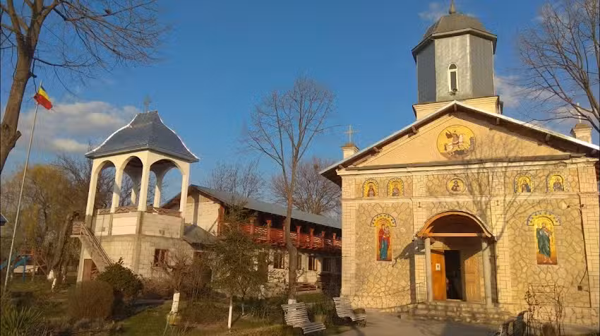 Biserica &bdquo;Sf. M. Mc. Gheorghe&rdquo;