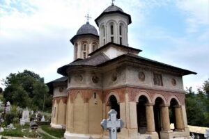 Biserica &rdquo;Sf. Nicolae&rdquo; din B&acirc;scenii de Jos