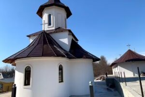 Biserica Sf. Părinți Ioachim și Ana și Sf. Mc. Iulian din Tars