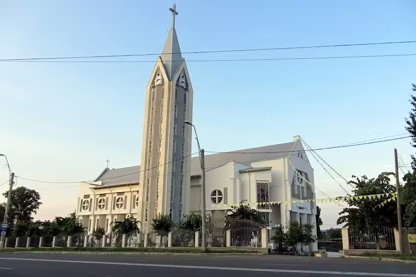 Biserica Sf&acirc;nta Cruce