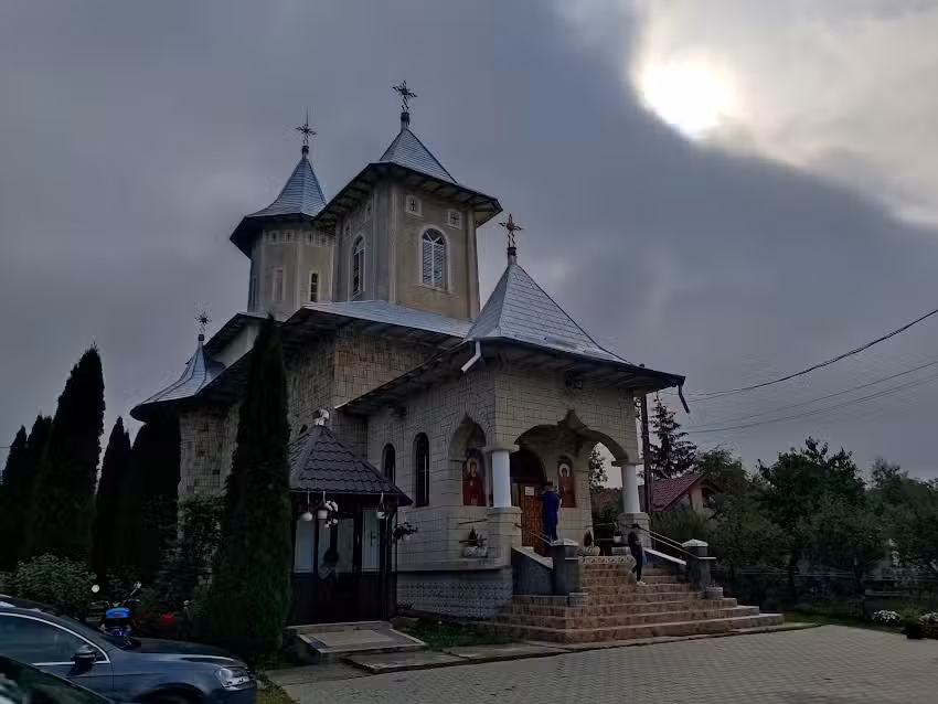 Biserica &bdquo;Sf&acirc;nta Cuvioasă Parascheva&rdquo;