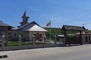 Biserica &bdquo;Sf&acirc;nta Cuvioasă Parascheva&ldquo; Izvoarele