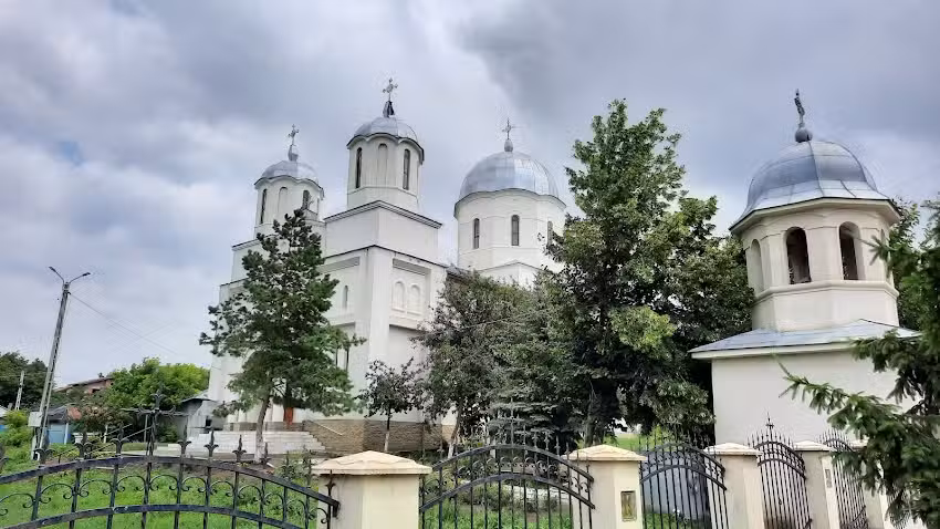 Biserica &bdquo;Sf&acirc;nta Cuvioasă Parascheva&ldquo; Schela
