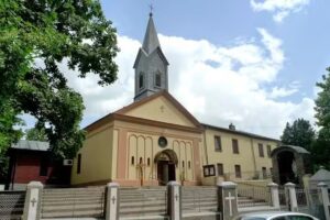 Biserica Sf&acirc;nta Fecioară Maria Regină