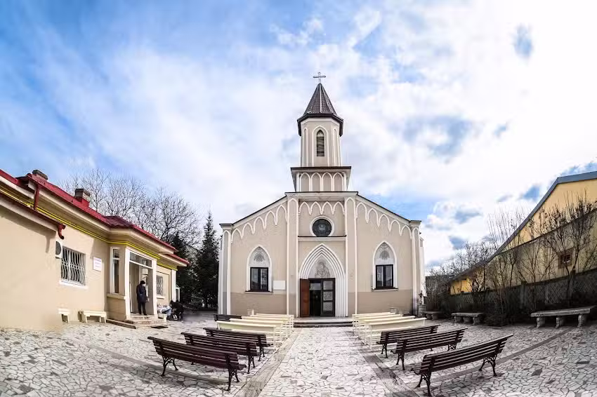Biserica Sf&acirc;nta Fecioară Maria Regina Rozariului