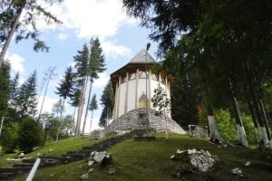 Biserica Sf&acirc;nta Maria a Lacului