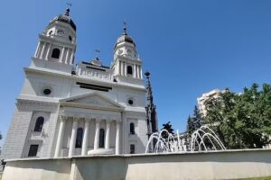 Biserica &bdquo;Sf&acirc;nta Parascheva&rdquo;