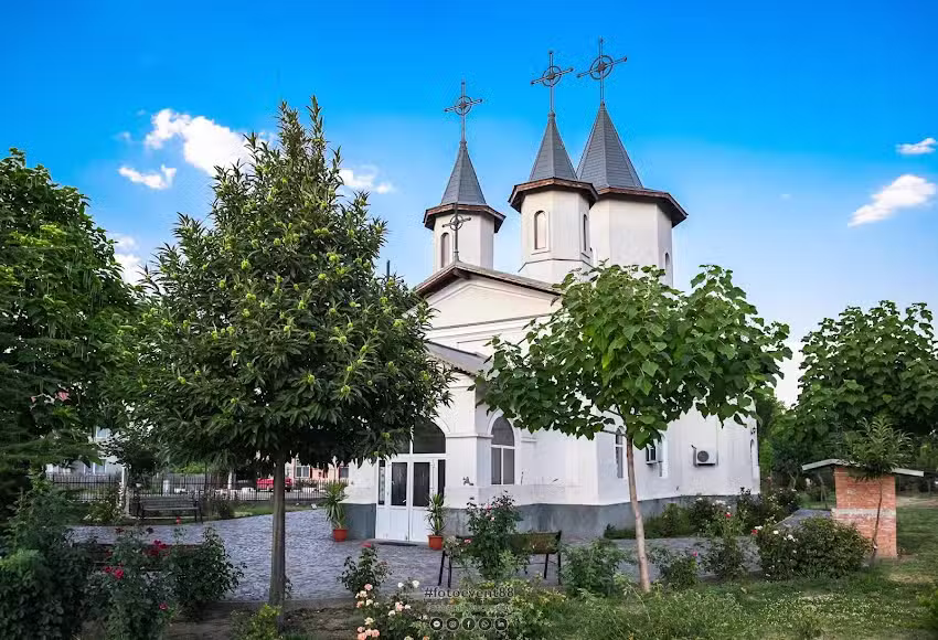 Biserica Sf&acirc;nta Paraschiva