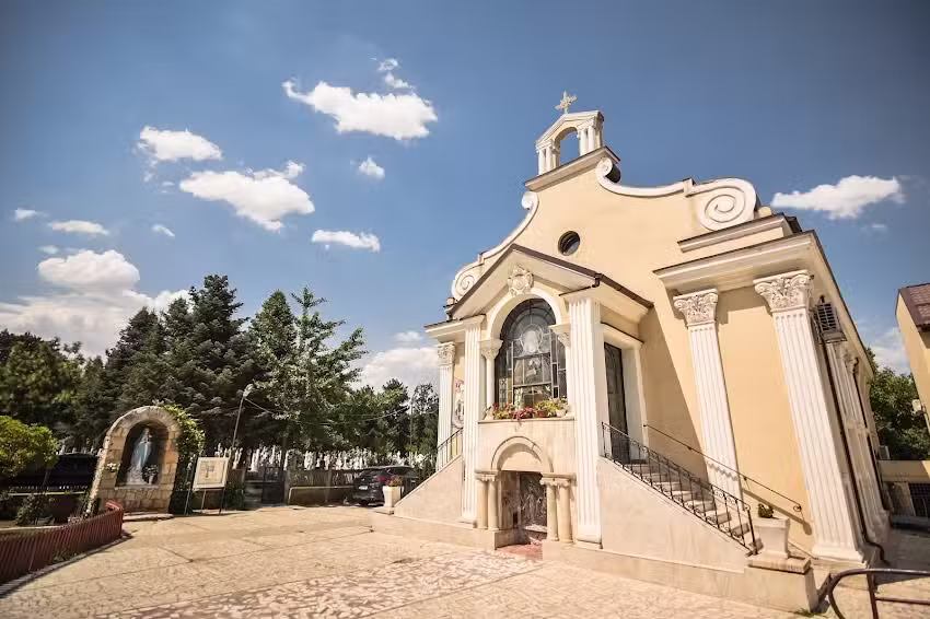 Biserica Sf&acirc;nta Tereza a Pruncului Isus