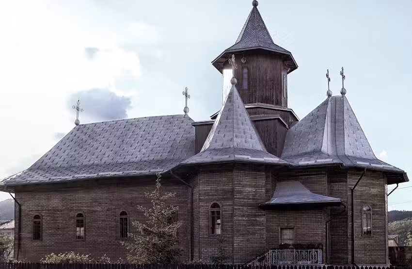 Biserica Sf&acirc;nta Treime