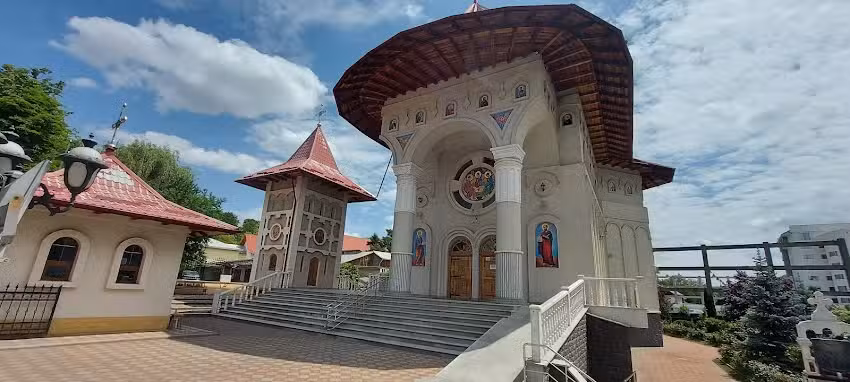 Biserica &bdquo;Sf&acirc;nta Treime&rdquo;