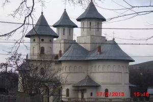 Biserica &bdquo;Sf&acirc;nta Treime&rdquo;