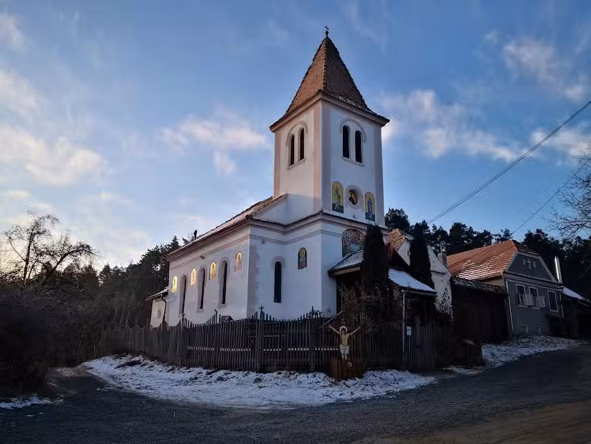 Biserica &bdquo;Sf&acirc;nta Treime&rdquo;