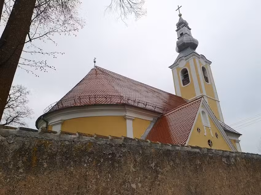 Biserica Sf&acirc;nta Treime