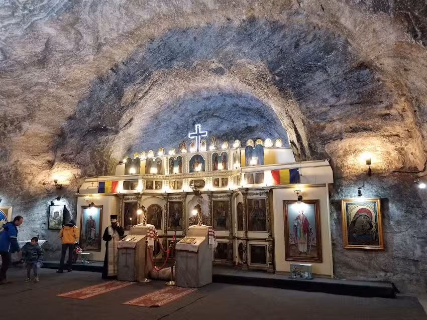 Biserica Sf&acirc;nta Varvara &ndash; ocrotitoarea minerilor
