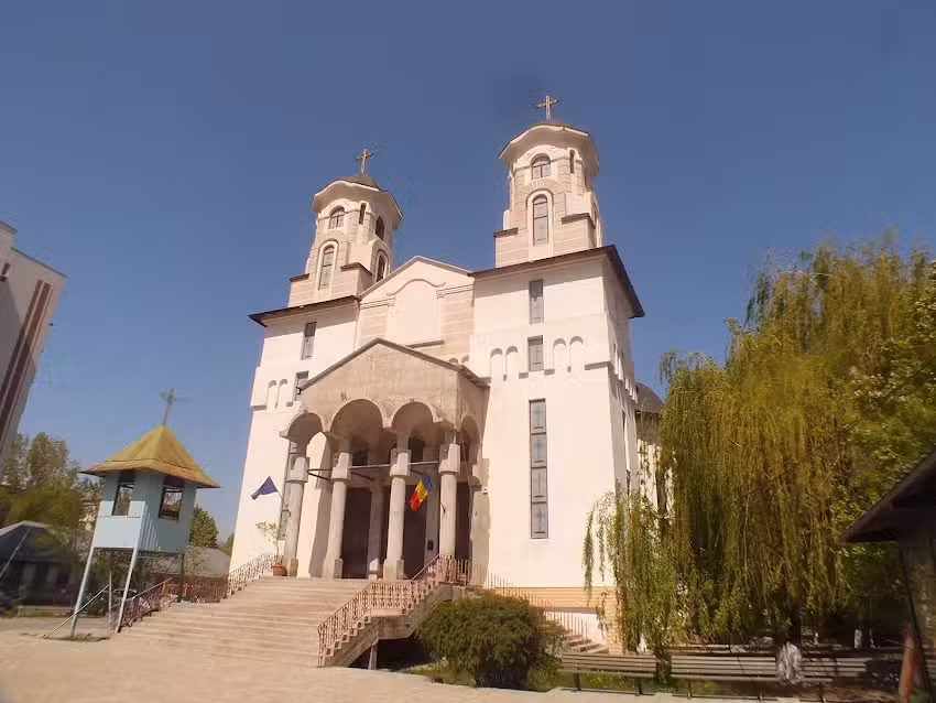 Biserica Sf&acirc;nta Vineri