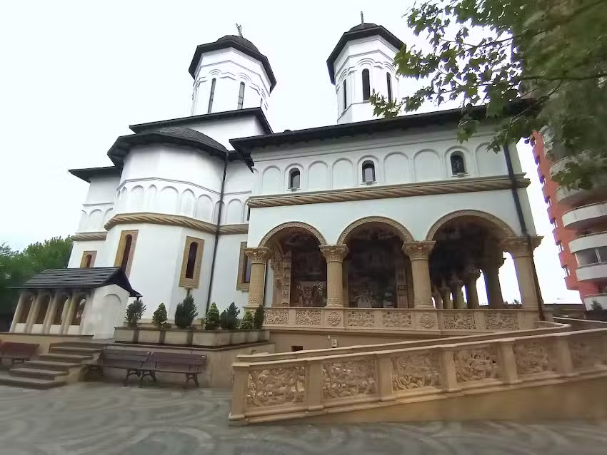 Biserica Sf&acirc;nta Vineri Pajura