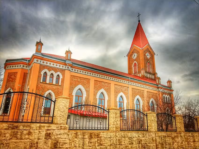 Biserica Sf&acirc;ntul Anton de Padova