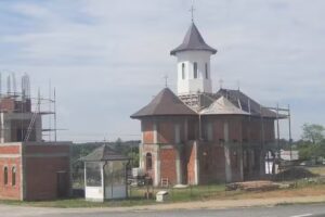 Biserica &bdquo;Sf&acirc;ntul Antonie cel Mare și Sf&acirc;ntul Sfințit Mucenic Lucian&ldquo; Șerbeștii Vechi