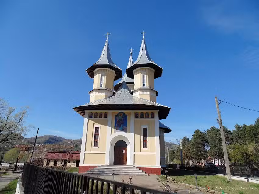 Biserica Sf&acirc;ntul Apostol Andrei