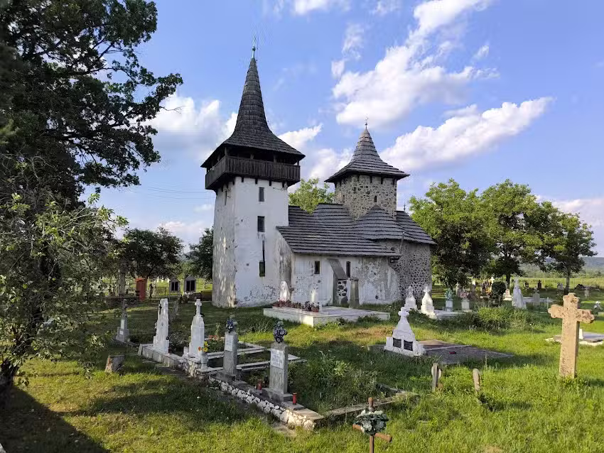 Biserica Sf&acirc;ntul Arhanghel Mihail