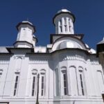 Biserica Sf&acirc;ntul Dimitrie Izvor&acirc;torul de Mir