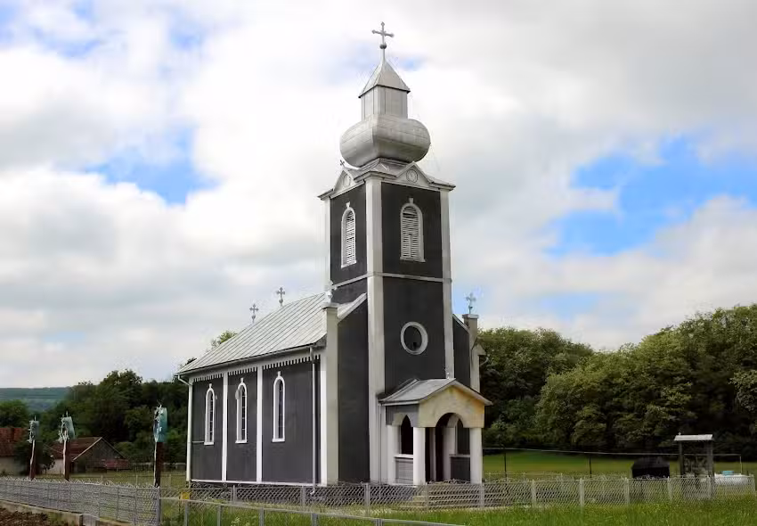 Biserica Sf&acirc;ntul Dimitrie Izvor&acirc;torul de Mir