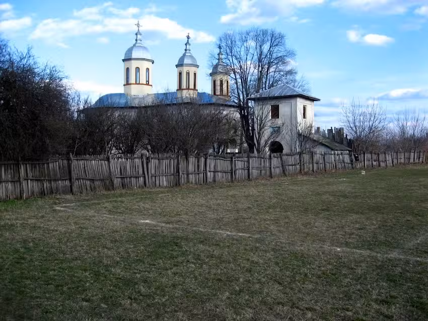Biserica Sf&acirc;ntul Dumitru