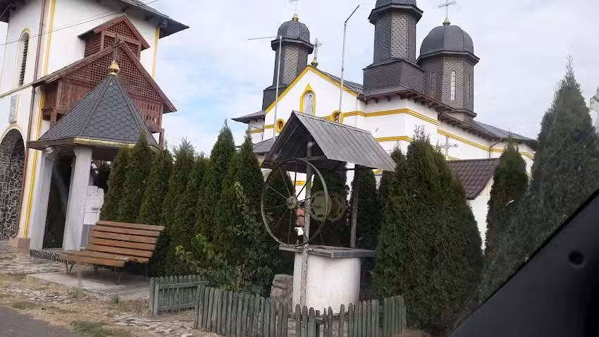 Biserica Sf&acirc;ntul Dumitru